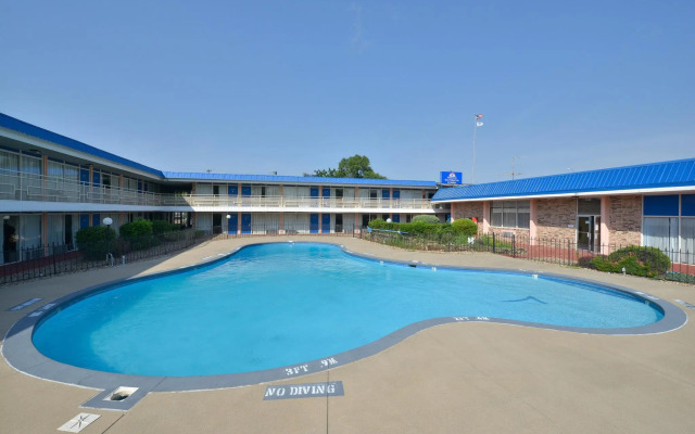 Americas Best Value Inn & Suites Kansas City