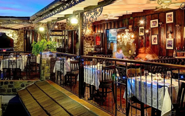 FireFly Hotel Mustique