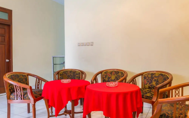 Reddoorz Near Grage City Mall 2