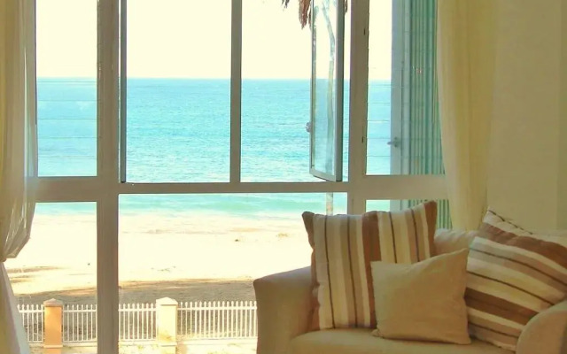 Real Beach Front Luxury Penthouse Villa