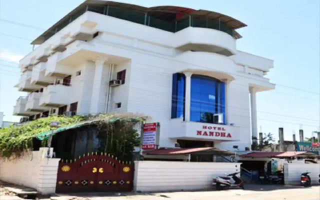 Hotel Nandha