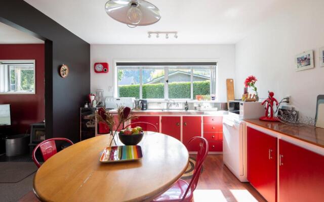 Number 10 Arrowtown Sleeps 12