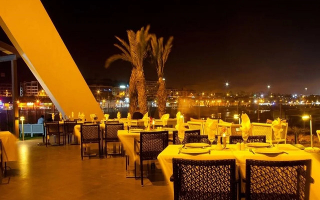 Bianca Beach Family & Resort