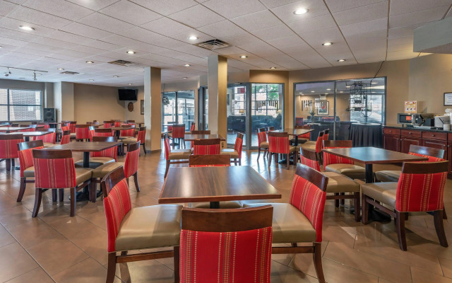 Comfort Suites Bethlehem Near Lehigh University and LVI Airport