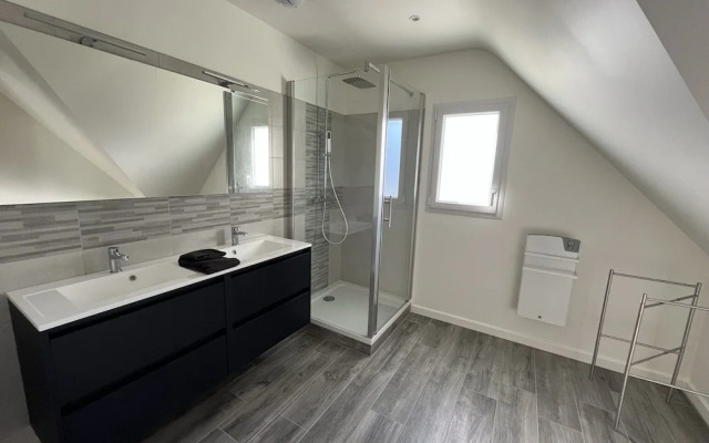 Spacious House Near Pink Granite Coast