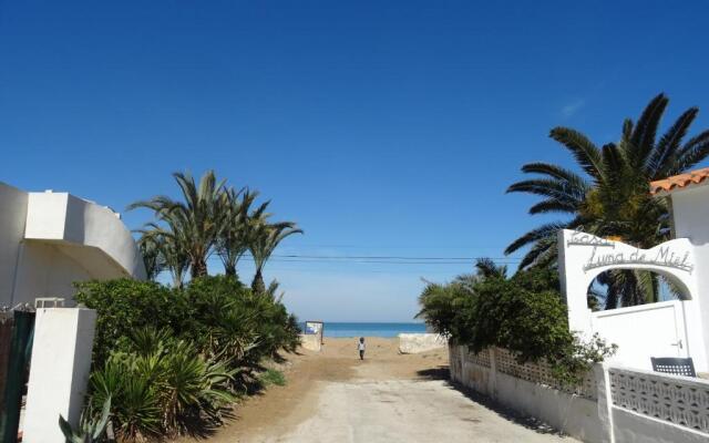 Villa at seafront with private garden-655