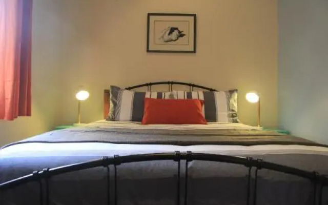 Emu Bay Stay