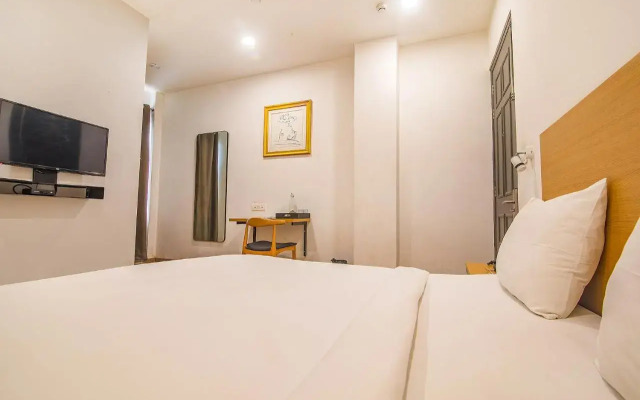 Fabhotel Kingston House