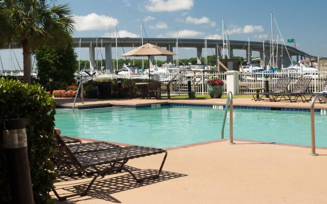 Courtyard Charleston Waterfront by Marriott