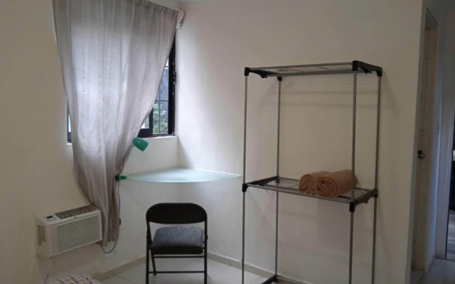 Economy Room With Private Bathroom, Air Conditioning, Wi-fi Downtown Cancun - Hotel in Cancun - Photo 2