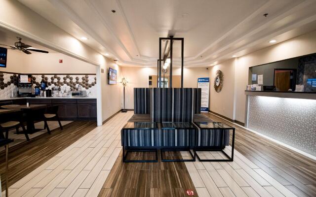 SureStay Plus Hotel by Best Western Topeka Northwest