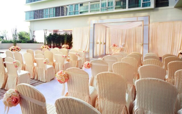 Regal Riverside Hotel