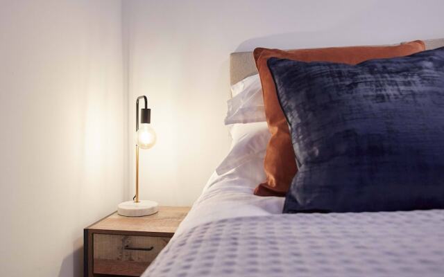 The Surfer's Loft Apartment