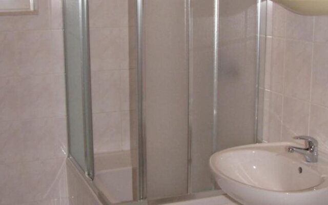 Apartments & Rooms Pierino