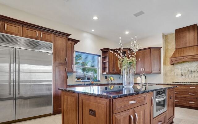 8-BR with Pool & Mini-golf & Soccer