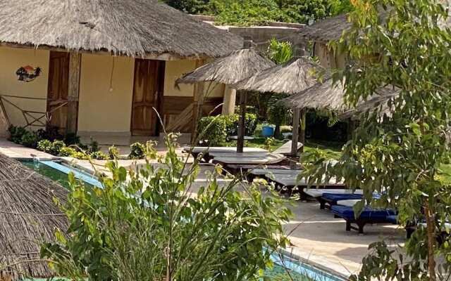 Hotel & Campement du Lac Rose