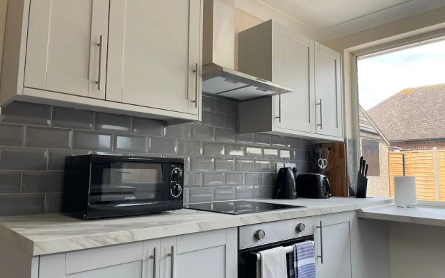 Gerrard Grove is Lovely 2-bed Bungalow in Clacton