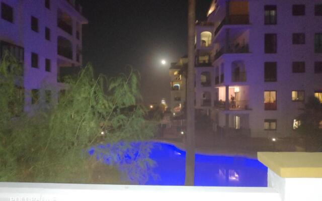 Marina De La Duquesa Apartment
