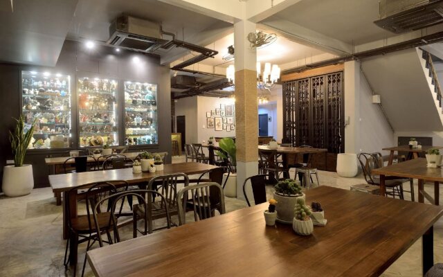 Castle Black Bangkok - Hostel