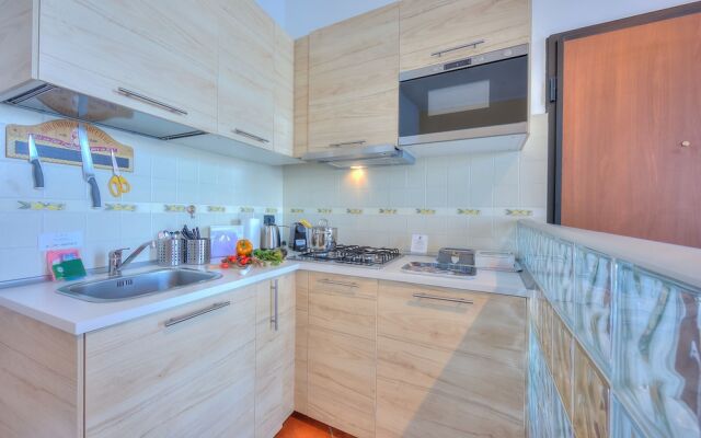 La Dolce Vita Pied Dans L' Eau