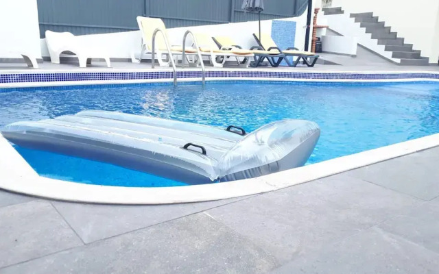 Marina Vila Apartment With Pool