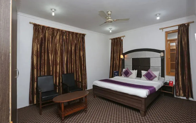 OYO 4487 Hotel Al Azra