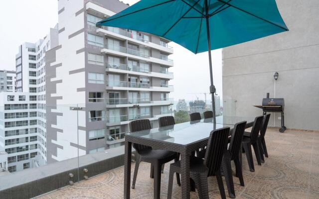Exclusive Penthouse With Private Rooftop Jacuzzi BBQ Game Room