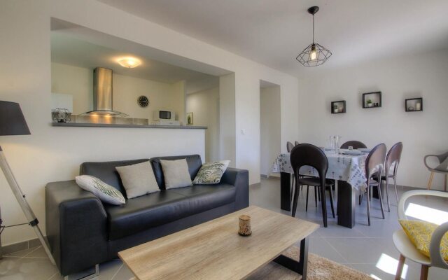 Apartment with 2 Bedrooms in Taglio-Isolaccio, with Wonderful Mountain View, Enclosed Garden And Wifi - 15 Km From the Beach