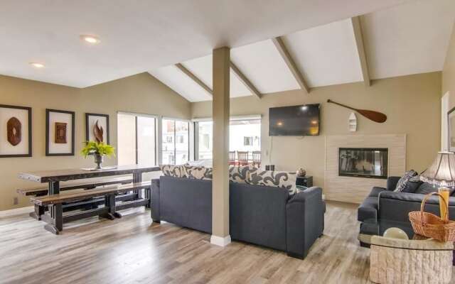 Beach Style 1 - 4 Br Townhouse