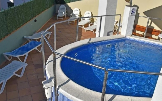 Apartamento con piscina comunitaria para familias