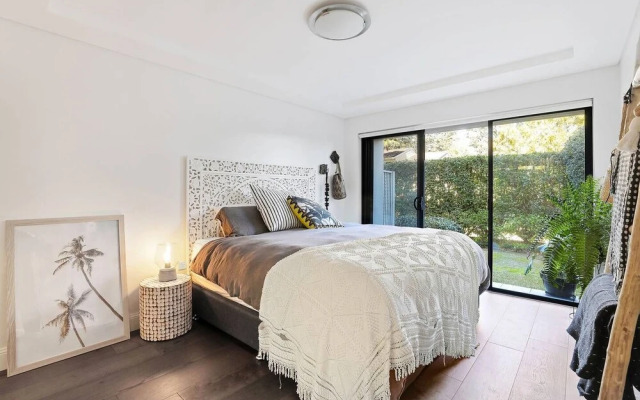 Sunny Beachside Garden Apartment Close To Beach