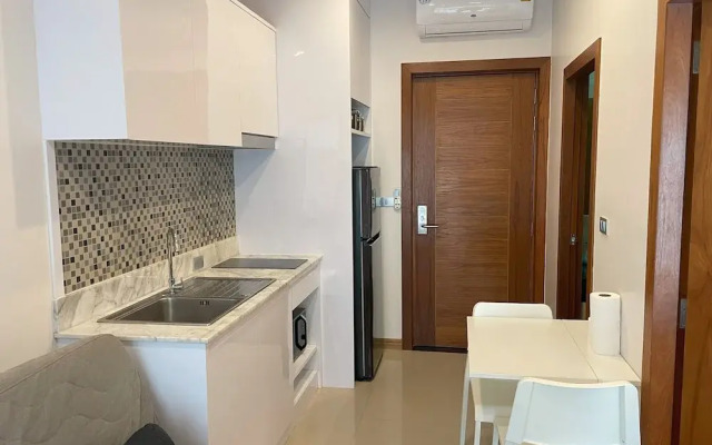 Apartment at Palmetto Condo by Lofty