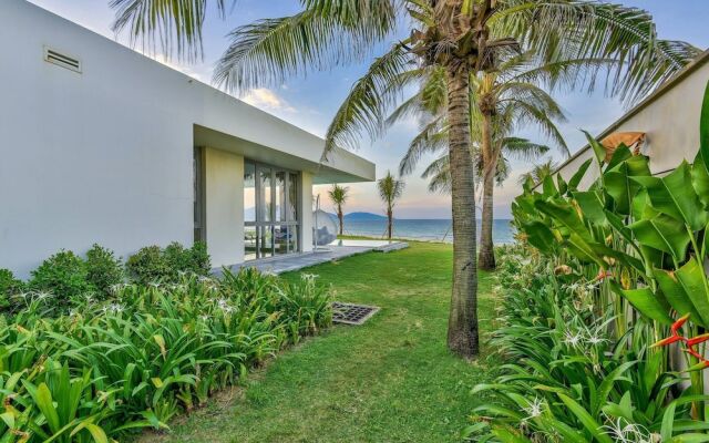 Stunning Beachfront 6br Villa W Largest Pool