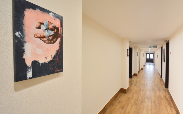 Capital O 37234 Reejas Inns N Suites
