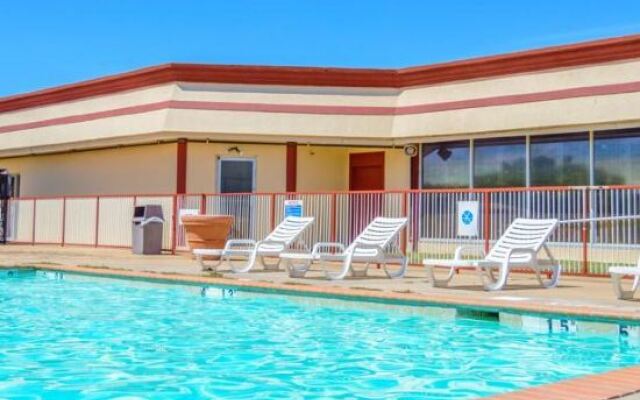 Executive Inn Hotel & Conference Centre