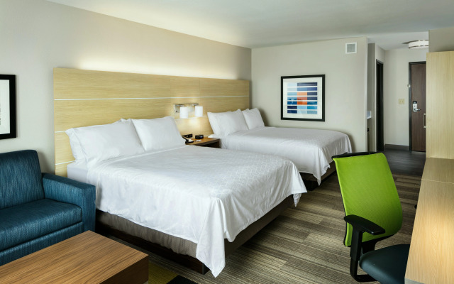 Holiday Inn Express & Suites Medford by IHG