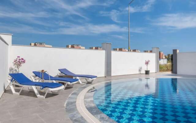Superb Villa With Private Pool in Antalya