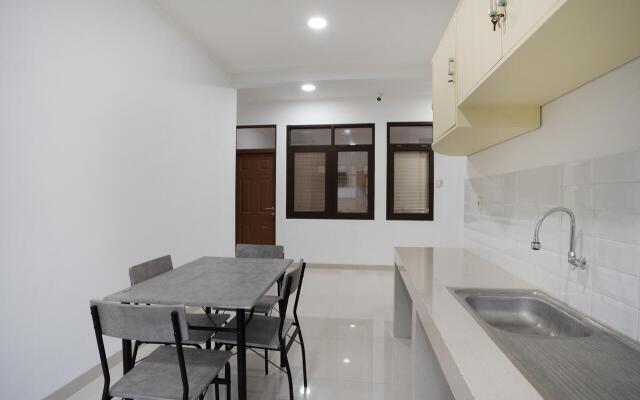 Super OYO 3209 Hegarbudhi Residence