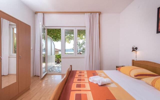 Apartments Vin - 40 m from sea