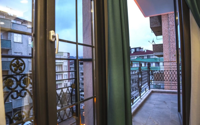 White Golden Suite Hotel