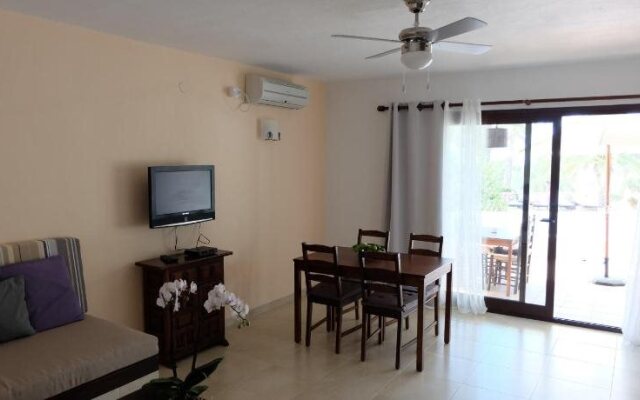 Calador Studios & Apartments