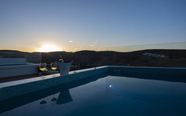 Myrsini's Luxury Suites