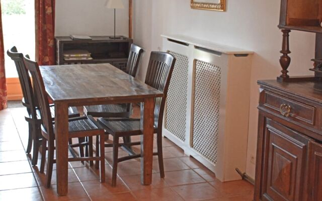 Wonderful location for weddings and parties by French château