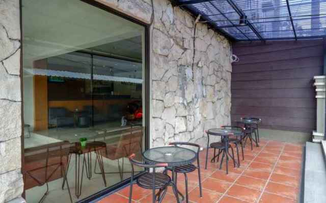 Ekon Hotel