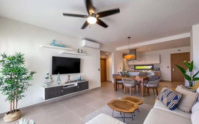 Incredibly Beautiful Condo Just Steps to the Beach