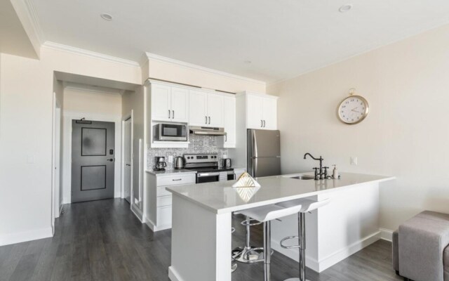 Iconic Rideau 1Bd Unit Balcony Free Parking 1