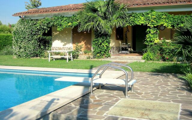 Belvilla by OYO Villa Serena