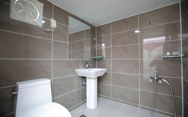 Chungjuho Camping World Glamping