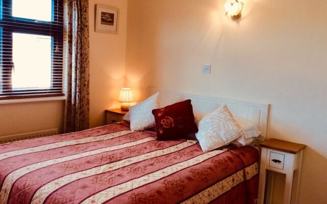 Hazelbrook Self Catering - Maximum 6 Persons