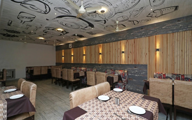 Oyo 23168 Hotel G C Regency